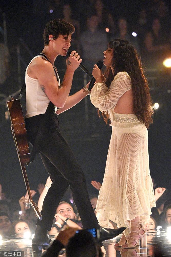 MTV VMAs 2019: Rắn chúa Taylor Swift cùng loạt sao nữ đua nhau khoe thân như đang ở bãi biển-3