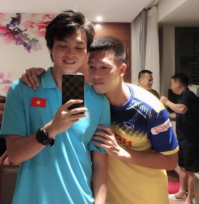 Vừa hội quân, cầu thủ tuyển Việt Nam đã dìm hàng nhau trên mạng-2