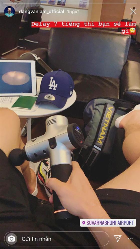 Vừa hội quân, cầu thủ tuyển Việt Nam đã dìm hàng nhau trên mạng-5