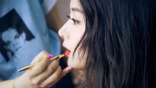 Triệu Lệ Dĩnh khoe loạt ảnh hậu trường đẹp xuất thần sau khi tái xuất showbiz-2