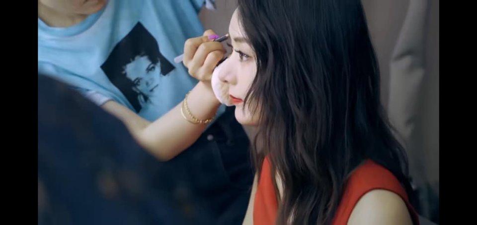 Triệu Lệ Dĩnh khoe loạt ảnh hậu trường đẹp xuất thần sau khi tái xuất showbiz-3