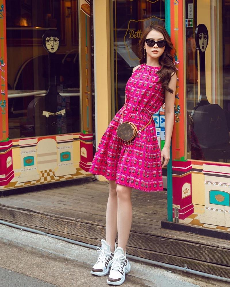 Cùng diện đầm hai dây, Jun Vũ tinh tế bao nhiêu thì Thúy Vi lại gây nhức mắt bấy nhiêu-8