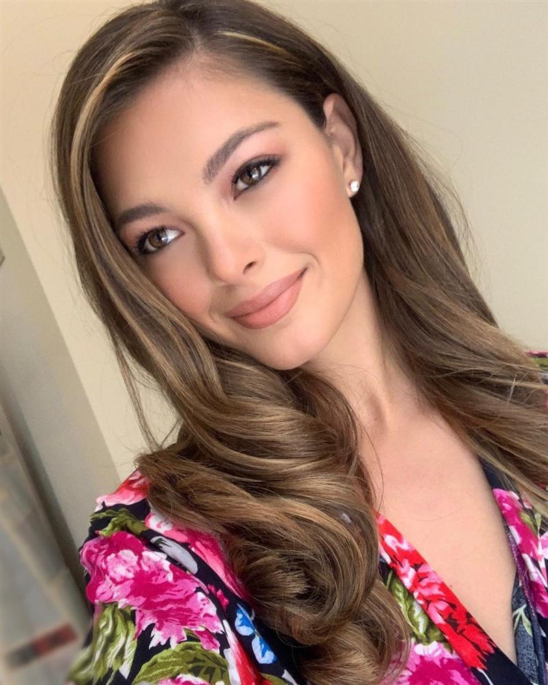 Bản tin Hoa hậu Hoàn vũ 27/8: Phạm Hương mắc lỗi trang phục nghiêm trọng, lép vế toàn tập trước mỹ nữ xứ bạch dương-9