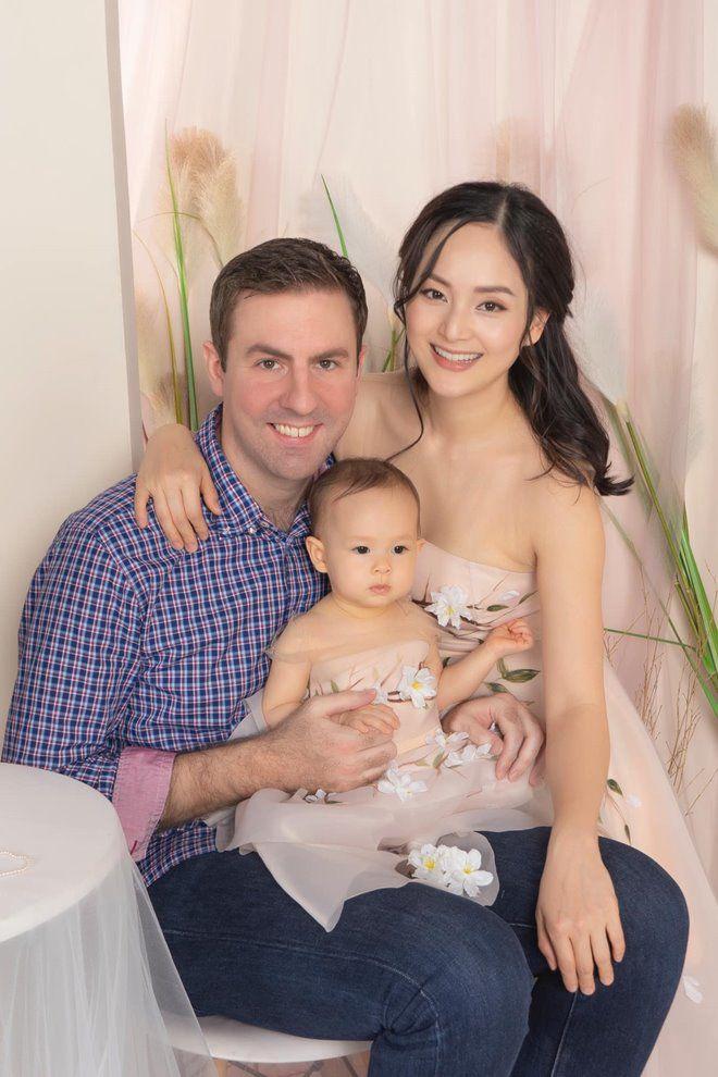 Lan Phương khoe con gái lai với chồng Tây cao 2 mét, nhan sắc chặt đẹp mẹ-3
