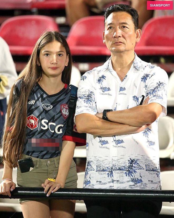 Được báo Thái hết lời khen ngợi, em gái 12 tuổi của Đặng Văn Lâm làm điều bất ngờ-1