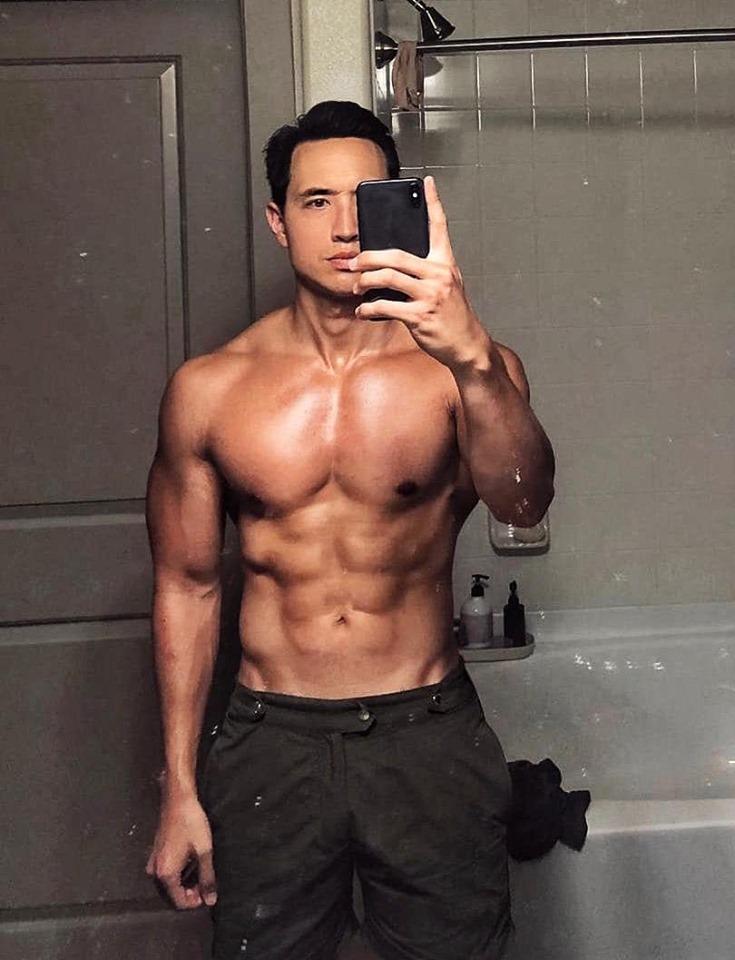 Du hí châu Âu: Hồ Ngọc Hà mải thả dáng thì gặp sự cố, Kim Lý phô diễn những múi cơ cuồn cuộn lại bị bạn gái dìm hàng-6