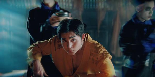 Ngô Kiến Huy công khai khoe vòng 3 gợi cảm không cần che chắn-5