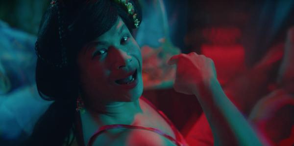 Ngô Kiến Huy công khai khoe vòng 3 gợi cảm không cần che chắn-6