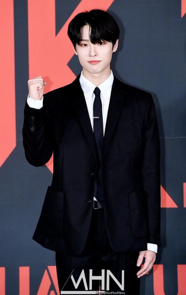 Nhóm nhạc toàn mỹ nam bước ra từ ProduceX101 được chờ đón nhất Kpop-4