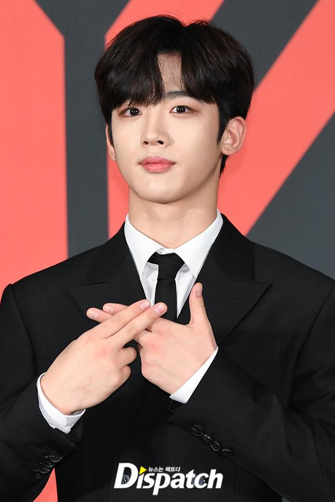 Nhóm nhạc toàn mỹ nam bước ra từ ProduceX101 được chờ đón nhất Kpop-6