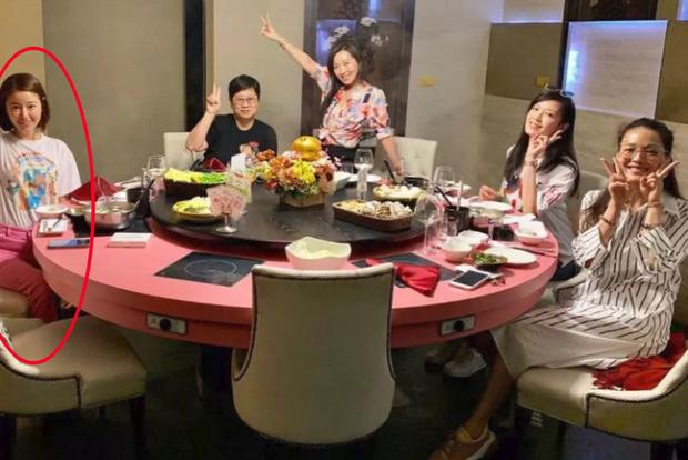 Lâm Tâm Như đi giày cao gót, khoe dáng chuẩn, gián tiếp phủ nhận tin đồn mang bầu ở tuổi 43-9