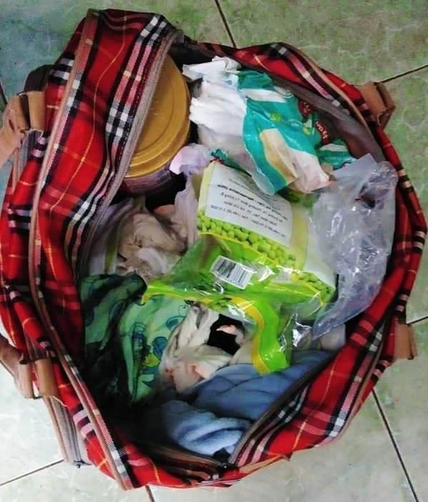 Cộng đồng mạng xôn xao khi bé trai 1 tháng tuổi bị bỏ rơi ngoài công viên kèm tờ giấy nhắn Con anh đó, anh Hưng-2