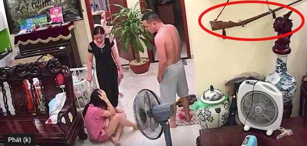 Không chỉ đánh vợ dã man đến nhập viện, võ sư Nguyễn Xuân Vinh còn bị dân mạng phát hiện treo súng săn trong nhà-1