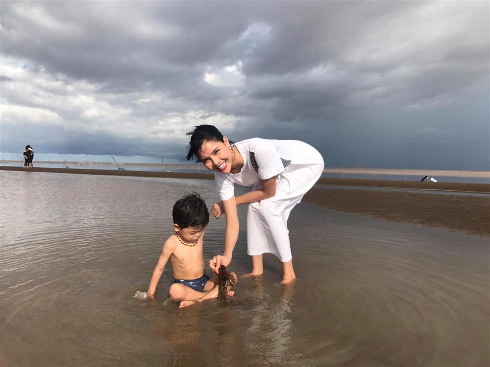 Mạc Hồng Quân nâng vợ lên mây, Kỳ Hân lại dìm chồng tận đáy-2