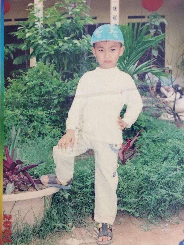 Lên mạng đăng ảnh dậy thì thành công, chiến sĩ công an bị hội gái trẻ lùng gấp info-3