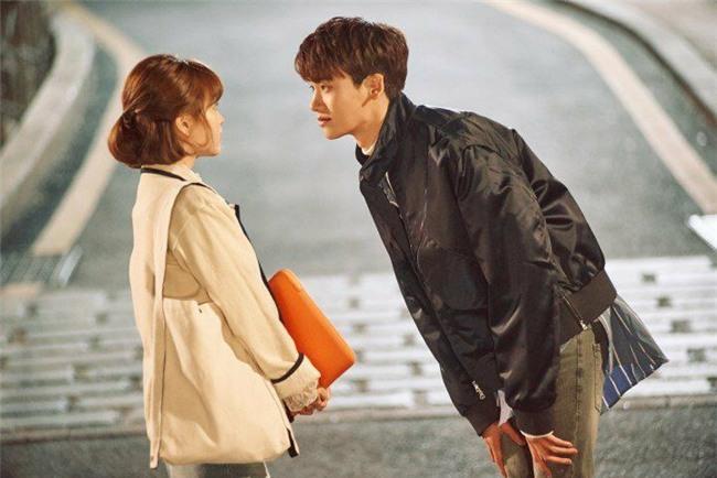 Háo hức cho buổi hẹn đầu, cô gái bị bạn trai cà khịa chê: Ngực em lép nhỉ và cái kết-2