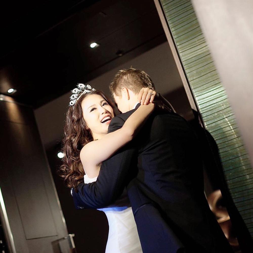 Bản tin Hoa hậu Hoàn vũ 28/8: HHen Niê tết tóc sam cực xinh, cướp sạch sóng của Phạm Hương và dàn mỹ nữ-6