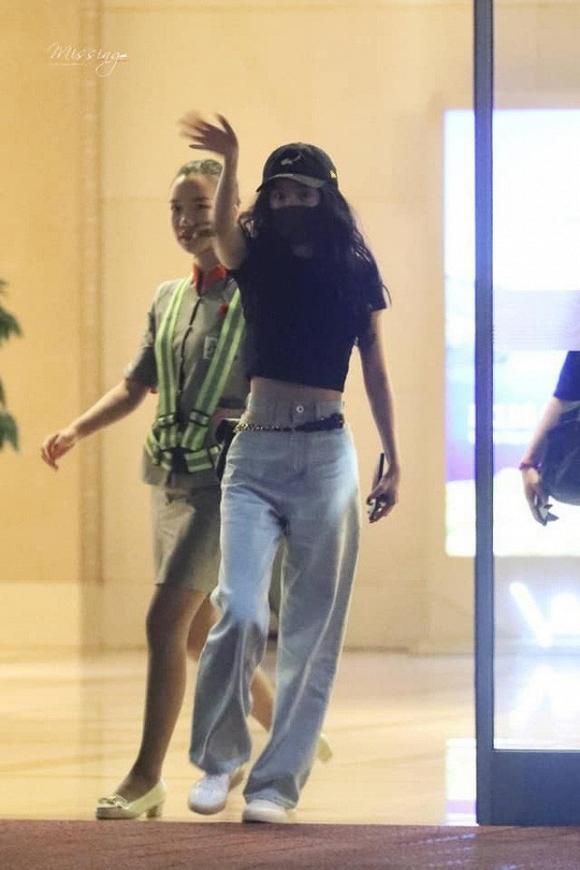 Sự thật Lưu Khải Uy và Dương Mịch cùng chăm con sau ly hôn là đồng loạt mất hút trong ngày khai giảng của Tiểu Gạo Nếp?-5