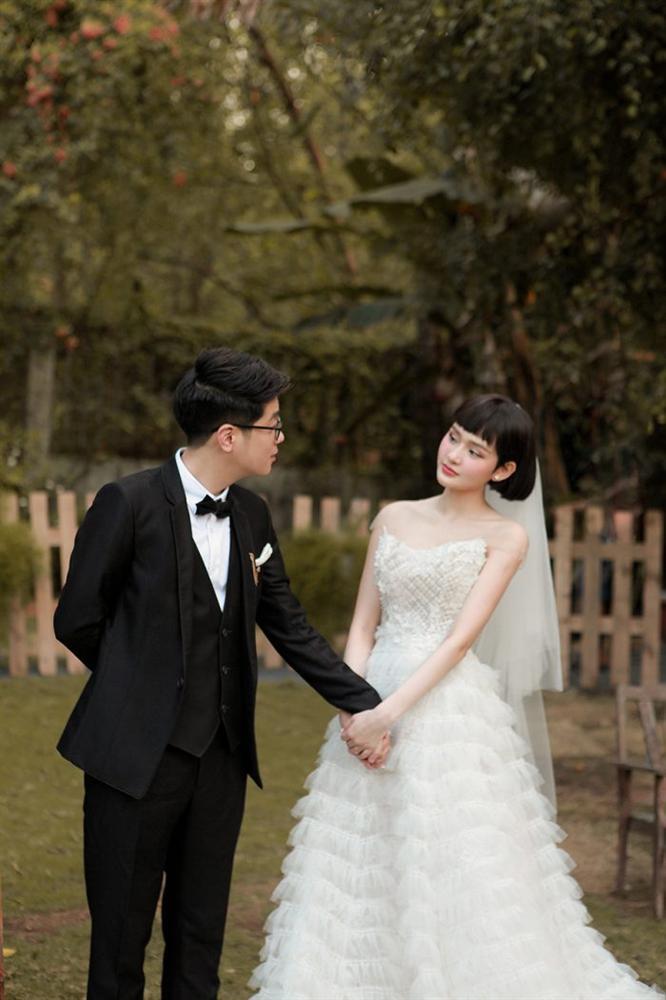 Lộ ảnh đi xem phim tối muộn, Bùi Anh Tuấn - Hiền Hồ chối sao được nghi án hẹn hò?-5