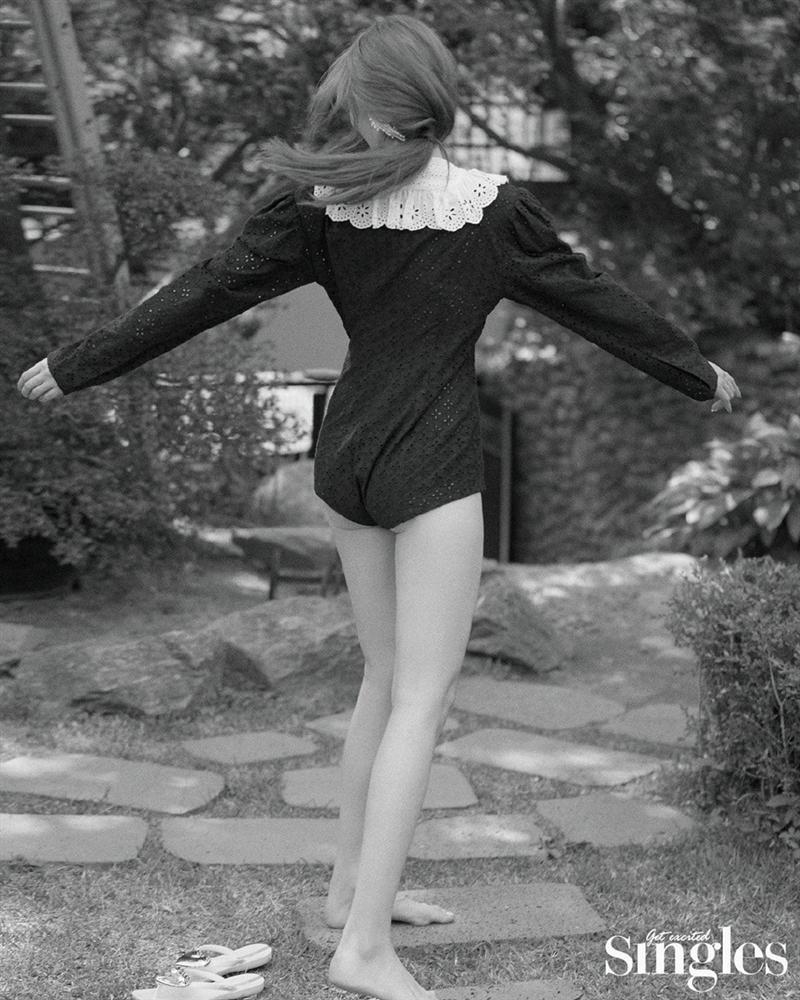 HyunA lấy lại phong độ, mạnh dạn khoe vòng 3 gợi cảm trong bộ đồ hầu gái-8