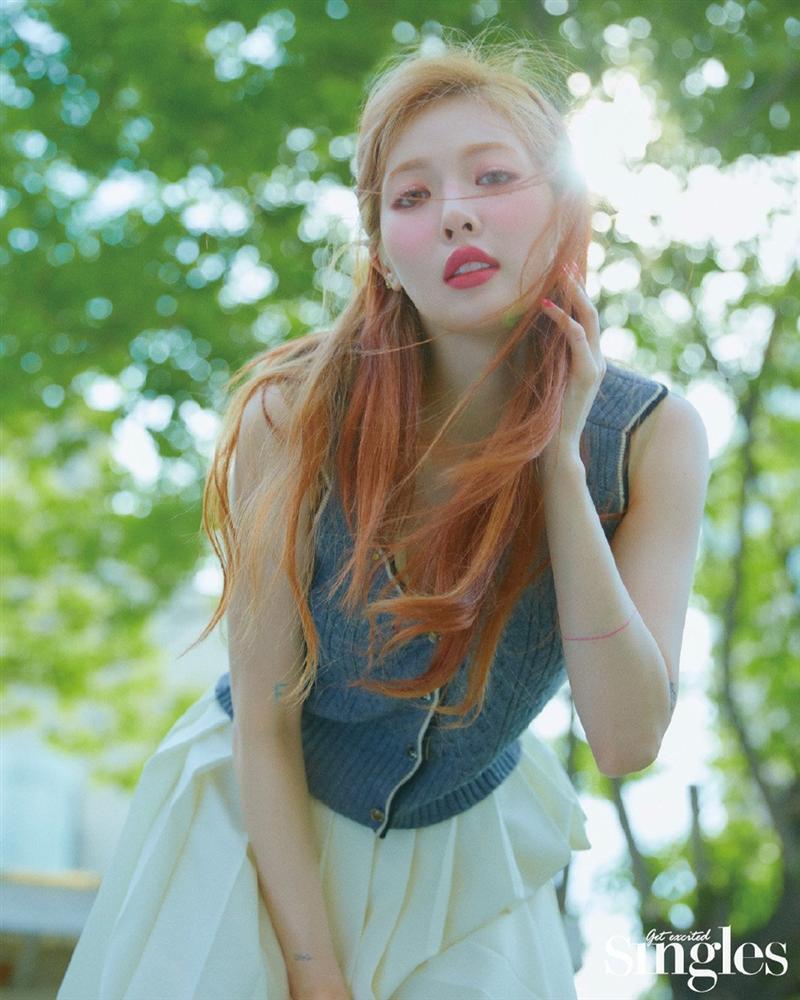 HyunA lấy lại phong độ, mạnh dạn khoe vòng 3 gợi cảm trong bộ đồ hầu gái-15