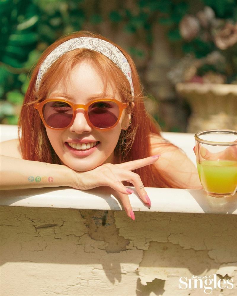 HyunA lấy lại phong độ, mạnh dạn khoe vòng 3 gợi cảm trong bộ đồ hầu gái-17