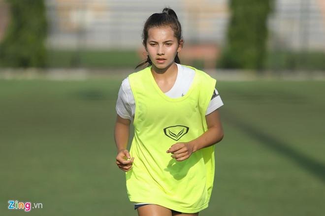 Các nữ cầu thủ bóng đá Việt gây thương nhớ nhờ vẻ ngoài xinh xắn-9