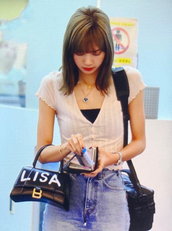 Lisa Black Pink vượt mặt thánh sống Chanel Jennie khi trở thành gương mặt đại diện cho loạt thương hiệu cao cấp-1