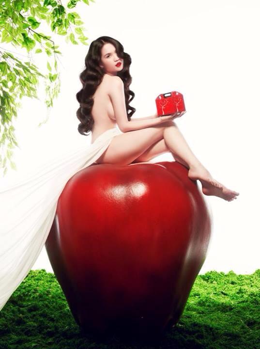 Ngọc Trinh cởi 100% ngoài biển Bali như muốn dằn mặt Bích Phương cái tội vừa tập tành sexy mà đã muốn vượt mặt chị?-13