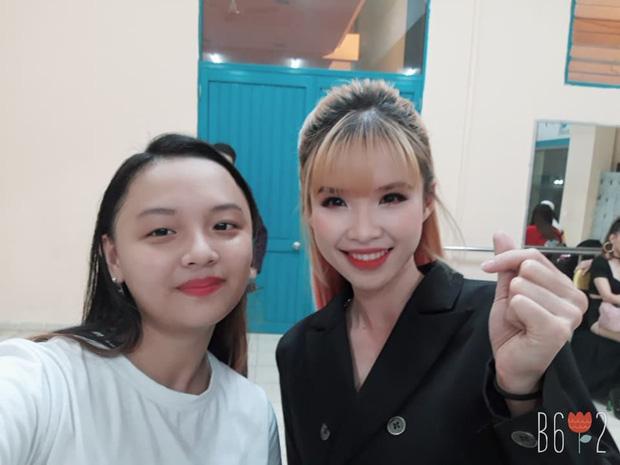Fan cuồng chiếm spotlight với gương mặt bất biến khi selfie cùng hầu hết celeb Việt-3