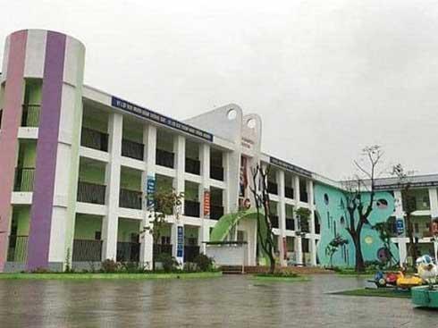 Con tôi gãy 1/3 xương đùi, hiệu trưởng vẫn bảo chệch khớp-1