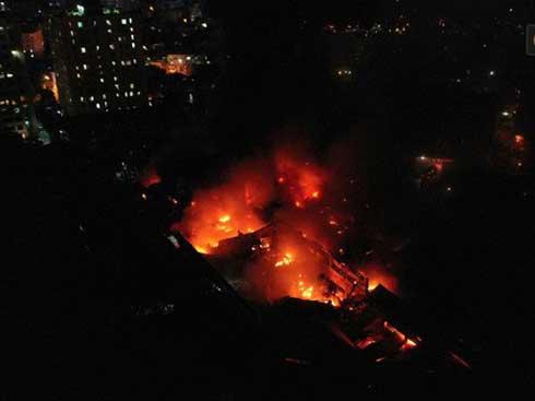 Cử cán bộ Y tế đến từng hộ dân sau 'vụ cháy Rạng Đông': Chưa ghi nhận trường hợp nào ảnh hưởng đến sức khỏe