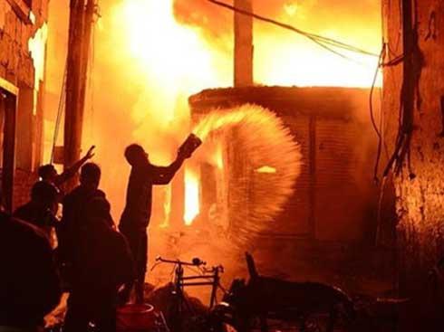 Chồng đổ xăng đốt vợ đang mang thai 7 tháng vì nghi vợ ngoại tình-2