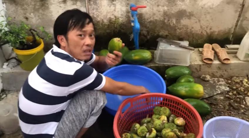 Hoài Linh lần đầu bật mí cuộc sống trồng cây hái trái mộc mạc như nông dân thứ thiệt-2