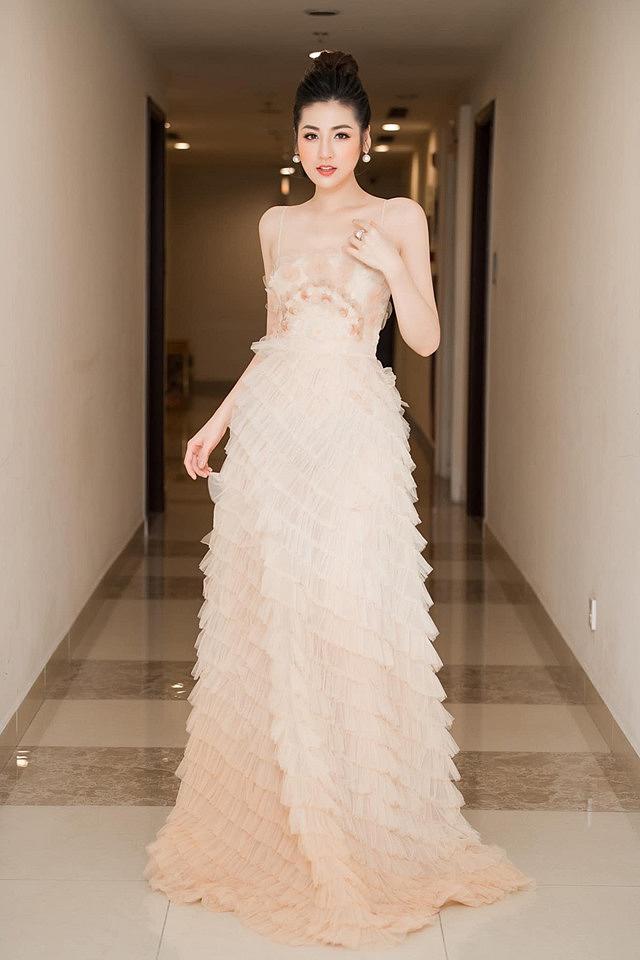 Trương Hồ Phương Nga tái xuất khoe đường cong hút mắt - Tường San nhanh chóng chiếm spotlight thảm đỏ-4