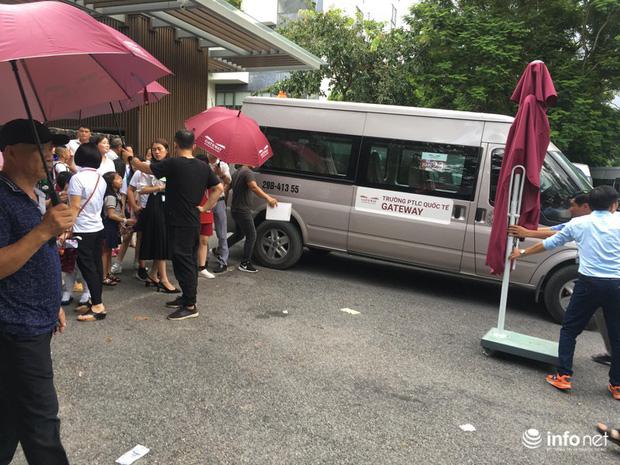 Vụ bé 6 tuổi trường Gateway tử vong: Tài xế Doãn Quý Phiến và moniter Quy thực nghiệm hiện trường-4