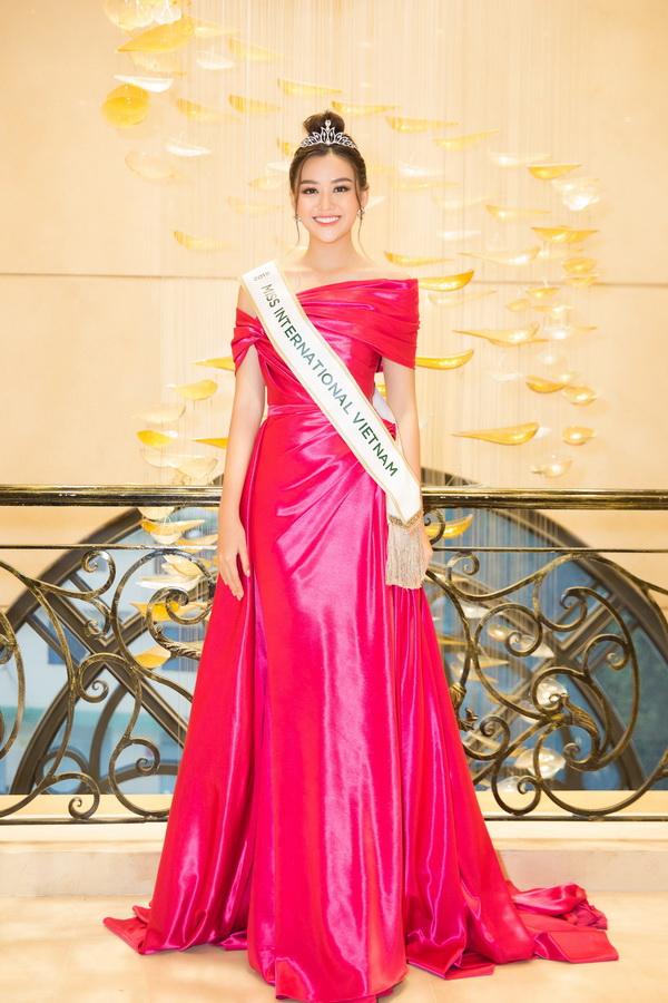 Á hậu Tường San chính thức đại diện Việt Nam dự thi Miss International 2019-1