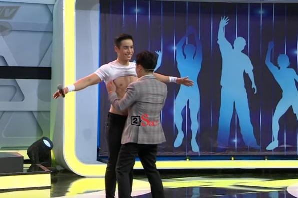 Lần đầu được chiêm ngưỡng Nam vương cởi áo khoe body, Midu thú nhận mê trai nhưng cứ thích giả nai-2