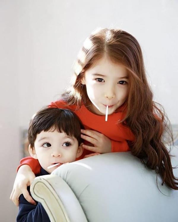 Nhóc tì từng được mệnh danh bé trai đẹp nhất thế giới giờ ra sao?-2