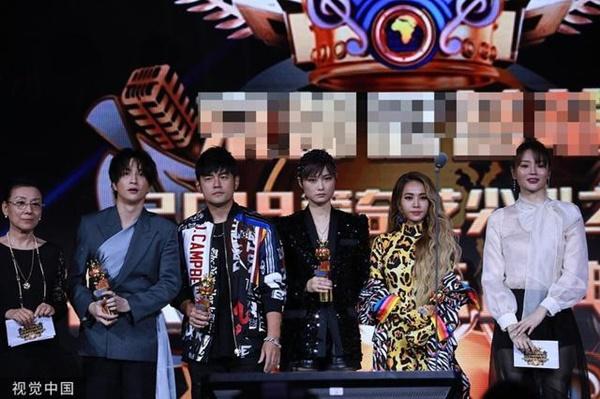 Châu Kiệt Luân và tình cũ Thái Y Lâm né nhau khi đứng trên sân khấu-1