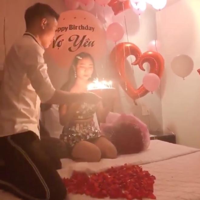 Chuyện cuối tuần: Chồng bí mật tổ chức sinh nhật cho vợ, nhìn màn trao quà chị em nào cũng ước gì được như cô ấy-2