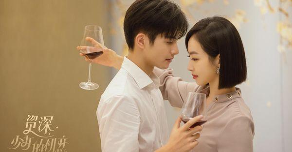 Tống Uy Long và mối nhân duyên trời định với những sao nữ lớn tuổi-5