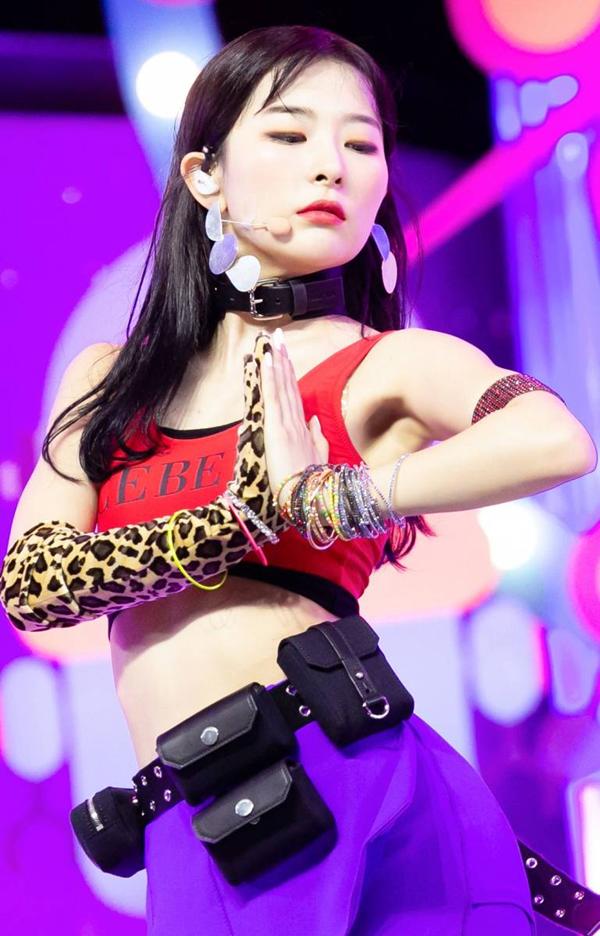 Không còn mê trang điểm sương sương, loạt nữ Idol Kpop nổi loạn với phong cách eye makeup chói lóa-20