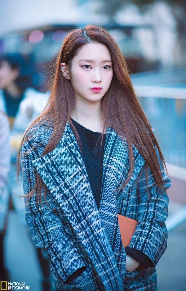 Jiho Oh My Girl ngã gục trên sân khấu, công ty chủ quản trở thành tâm điểm chỉ trích của netizen-5
