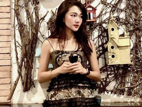 Giữa lúc Văn Đức có người mới, Ngọc Nữ đăng status ám chỉ tình cũ đang 'diễn' và tỏ vẻ không quan tâm?