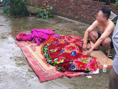 Vụ chém người ở Đan Phượng: Đối tượng viết trong nhà tắm Đừng ai động vào tôi, không là chết oan-2