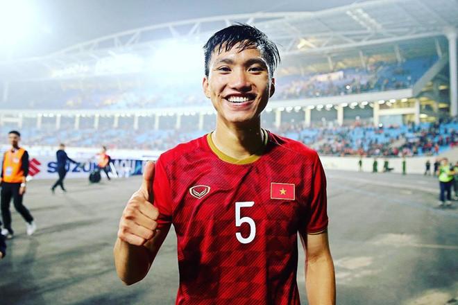 Đoàn Văn Hậu chuộng đi giày thể thao, có đôi giá 22 triệu đồng-1