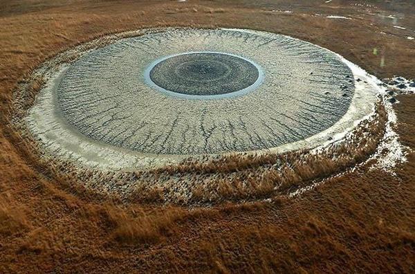 Kỳ lạ ngọn núi lửa hình mắt người ở Nga-4