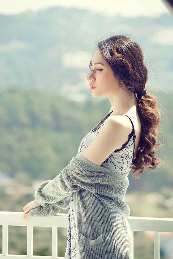 Để ý mới thấy, đến Hương Giang và Đặng Thu Thảo cũng chọn cách này để giấu dáng gầy guộc-5