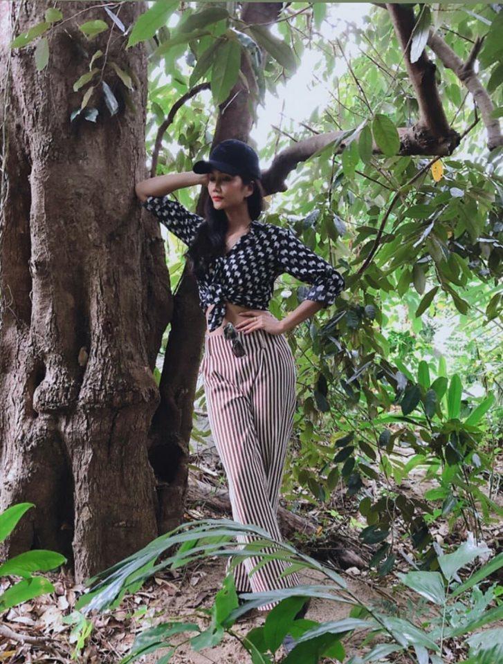 Bản tin Hoa hậu Hoàn vũ 2/9: HHen Niê lên đồ sành điệu đu cây trong rừng, cướp sạch sóng của dàn mỹ nữ-2